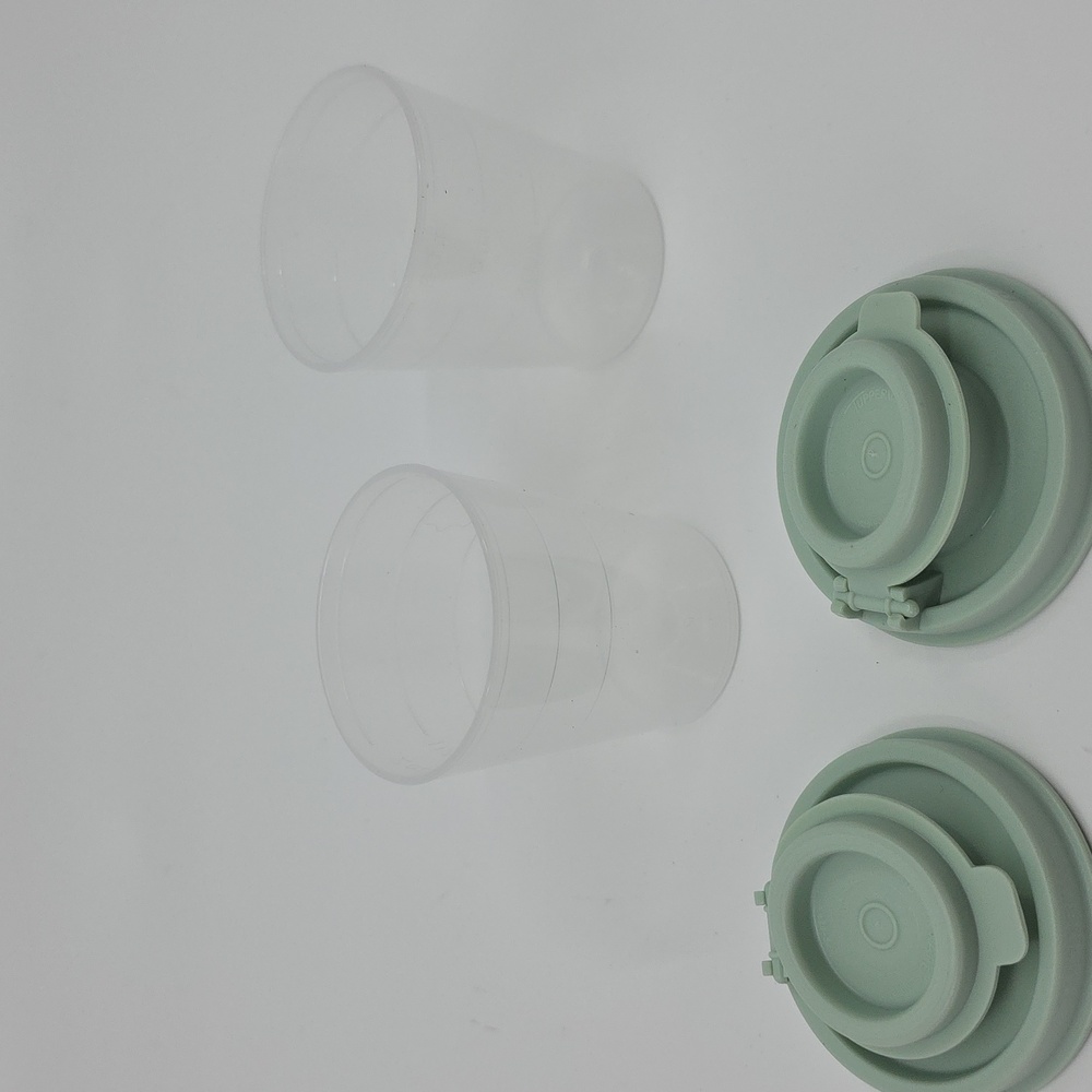 Tupperware Salt and Pepper Shakers Exclusif Color Light Green - Picture 10 of 10